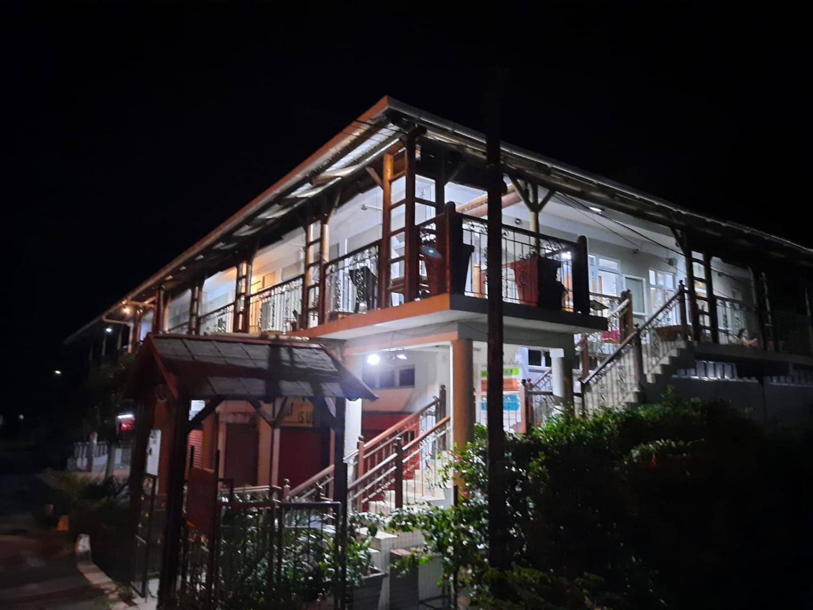 Coastal Lodge Port Mathurin Exterior photo